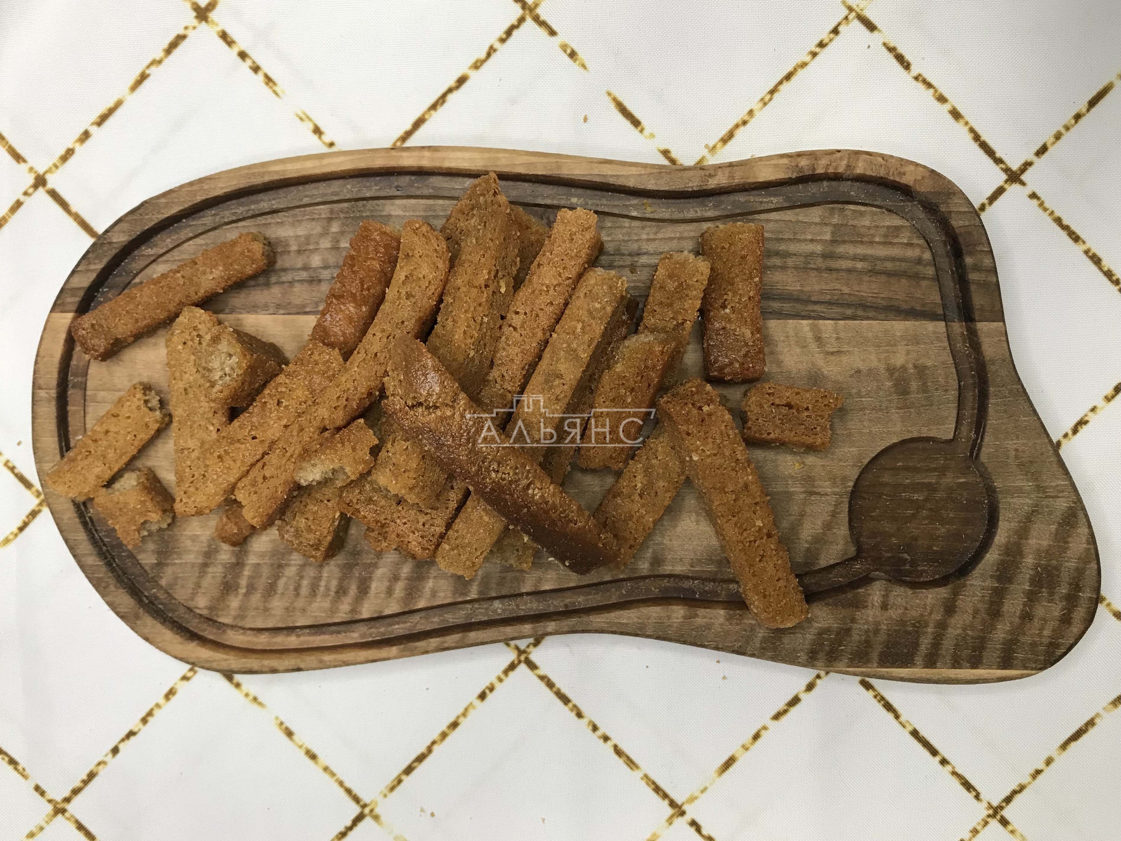 Деревенские гренки с чесноком в Казани