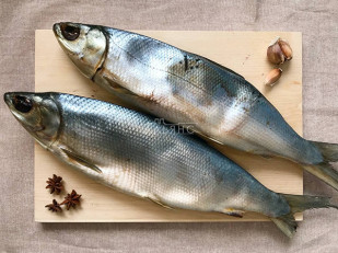 Уши свиные с чесноком 