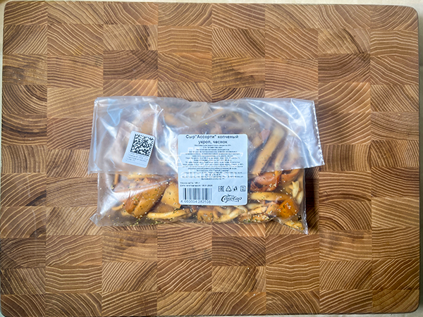 Сыр 150 гр ГОРНЫЙ СЫРОВАР (Ассорти копчёный с укропом и чесноком) в Казани