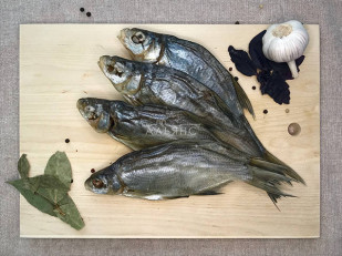 Уши свиные с чесноком 